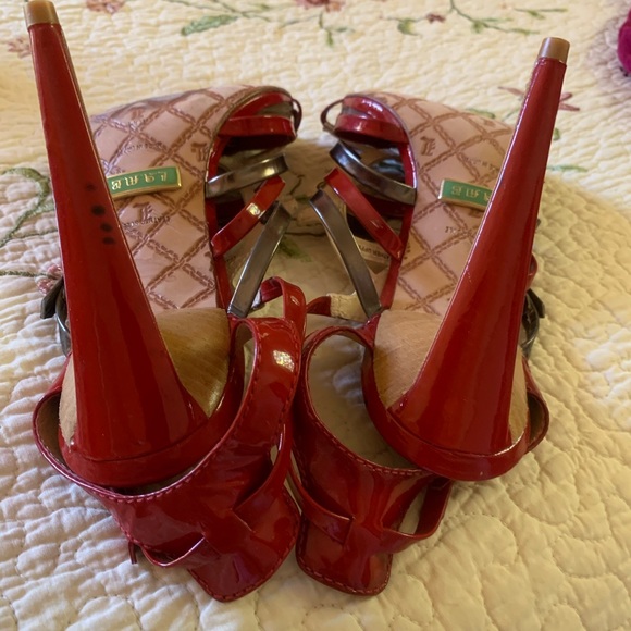 Shoes - Picture 4 of 7